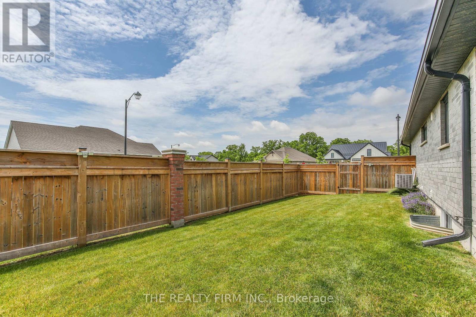 8 Royal Dornoch Drive, St. Thomas, Ontario  N5R 0E8 - Photo 47 - X12387397