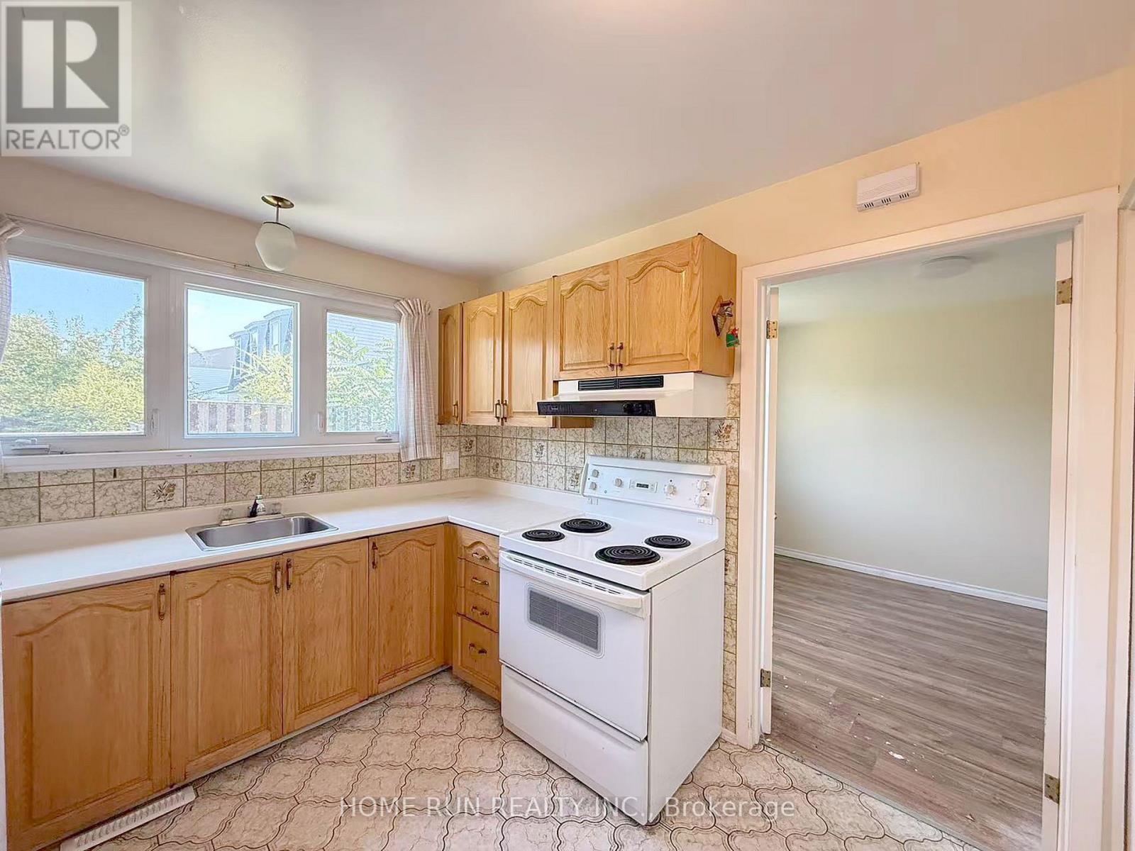 3427 Southgate Road, Ottawa, Ontario  K1V 7Y5 - Photo 4 - X12387383