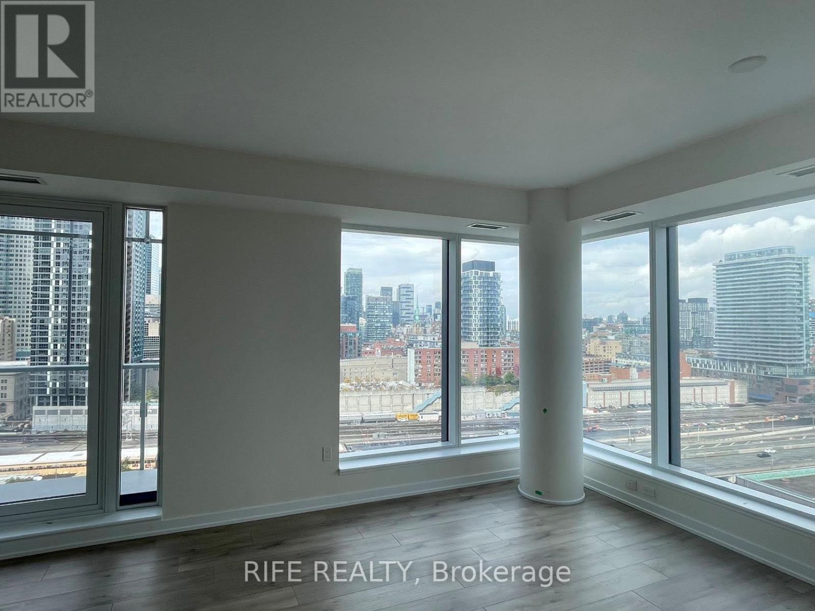 1707 - 28 Freeland Street, Toronto, Ontario  M5E 1E5 - Photo 18 - C12387389