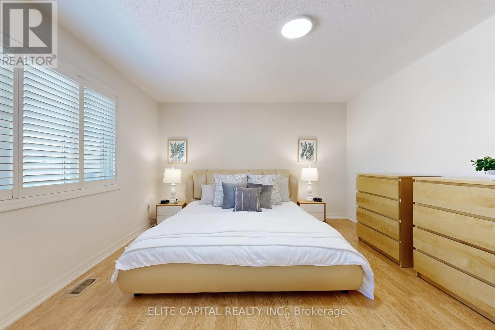 10 Ken Wagg Crescent, Whitchurch-Stouffville, Ontario  L4A 0J8 - Photo 23 - N12384889