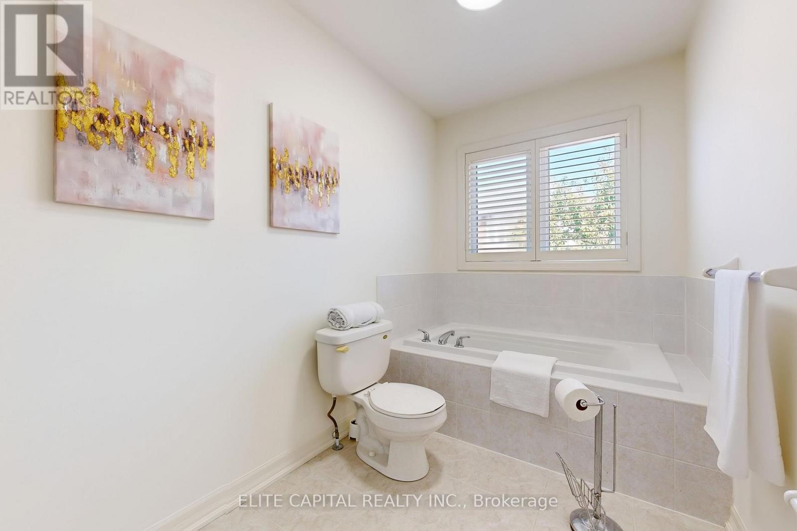 10 Ken Wagg Crescent, Whitchurch-Stouffville, Ontario  L4A 0J8 - Photo 27 - N12384889