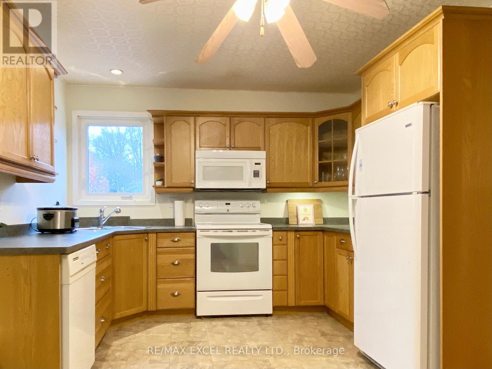 316 Eagle Street, Newmarket, Ontario  L3Y 1K1 - Photo 6 - N12387375