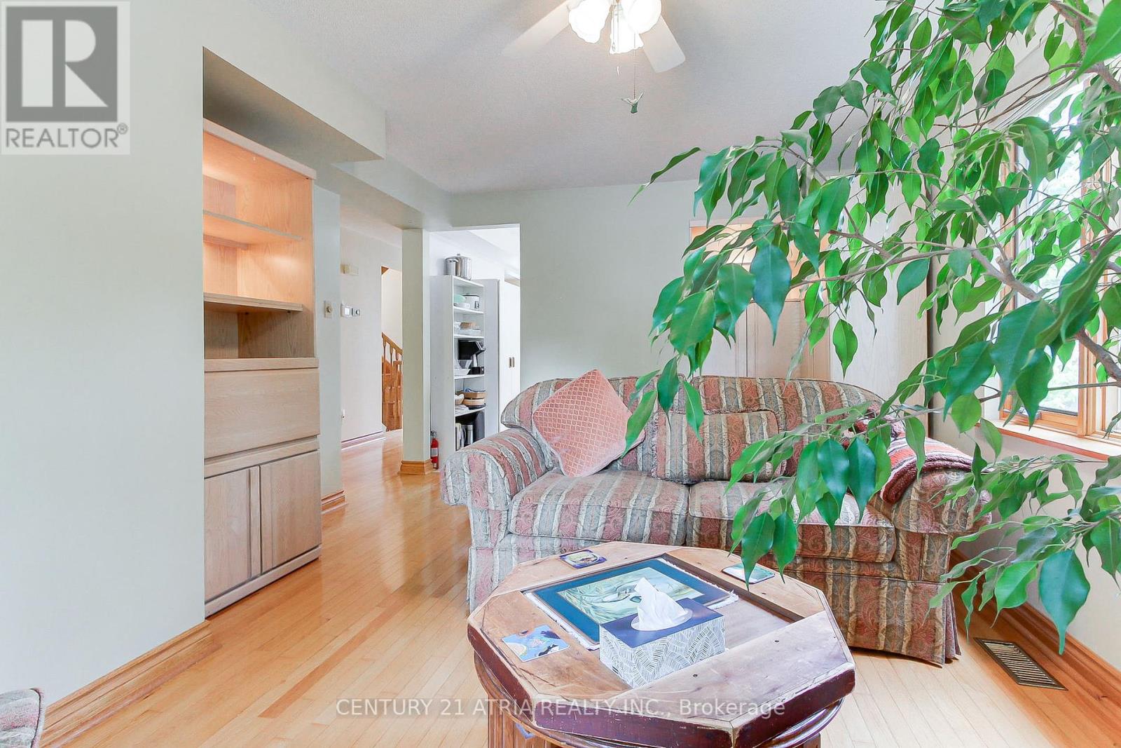 6 Penny Place, Richmond Hill, Ontario  L4E 2W4 - Photo 12 - N12387403