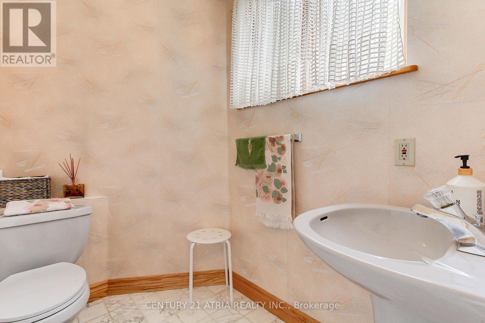 6 Penny Place, Richmond Hill, Ontario  L4E 2W4 - Photo 19 - N12387403