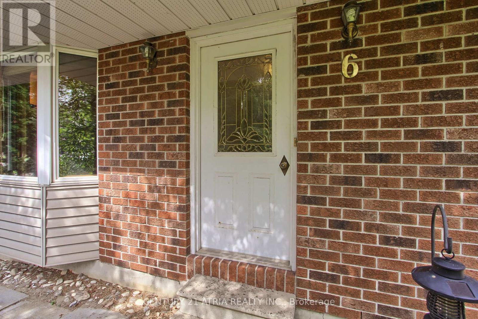 6 Penny Place, Richmond Hill, Ontario  L4E 2W4 - Photo 3 - N12387403