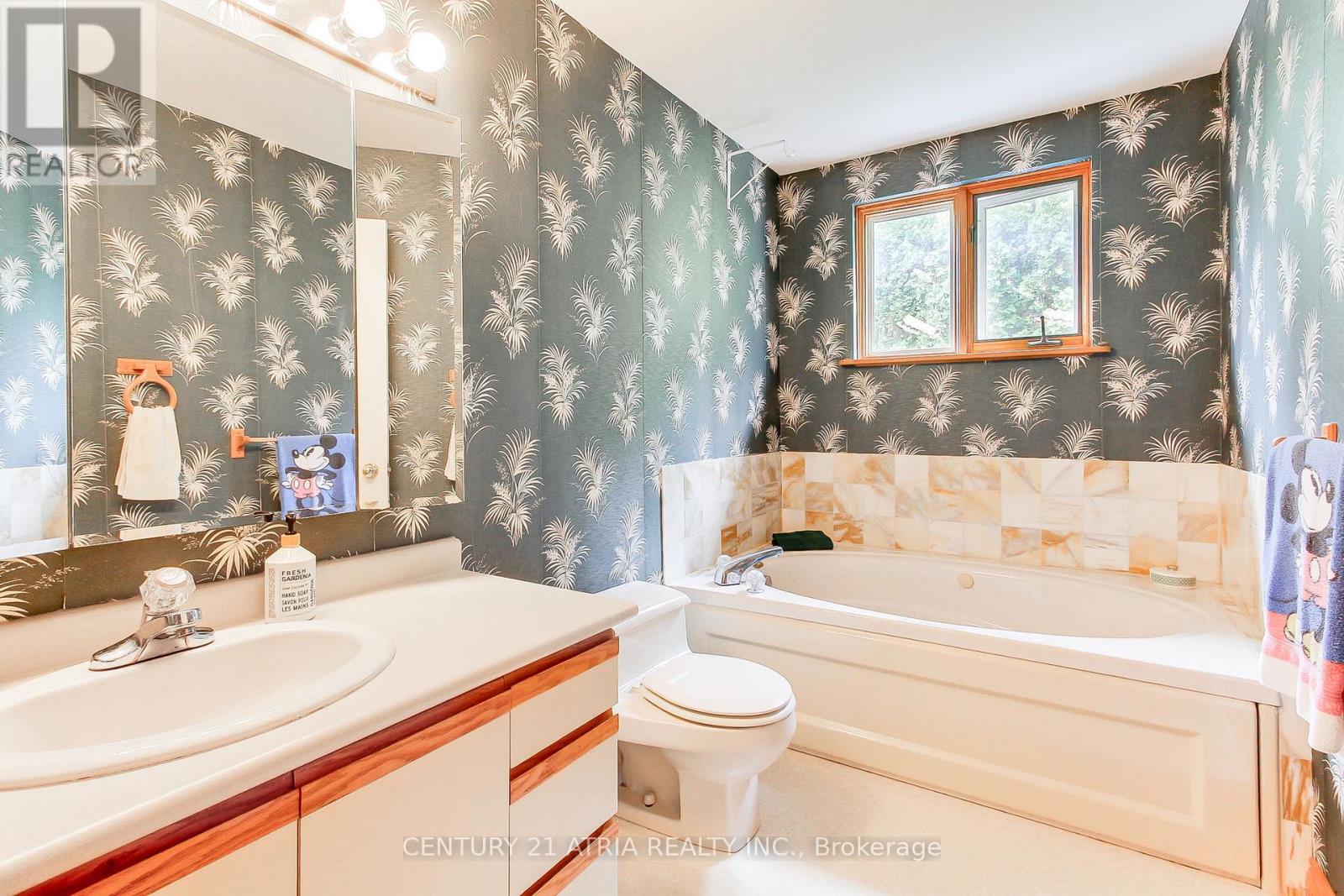 6 Penny Place, Richmond Hill, Ontario  L4E 2W4 - Photo 31 - N12387403