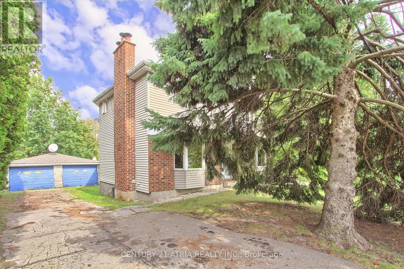 6 Penny Place, Richmond Hill, Ontario  L4E 2W4 - Photo 4 - N12387403