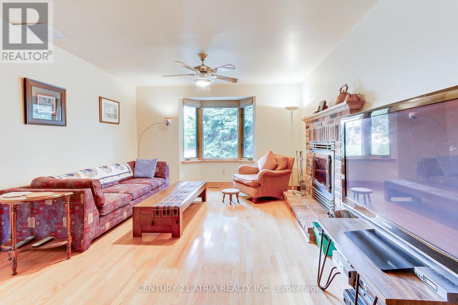 6 Penny Place, Richmond Hill, Ontario  L4E 2W4 - Photo 9 - N12387403