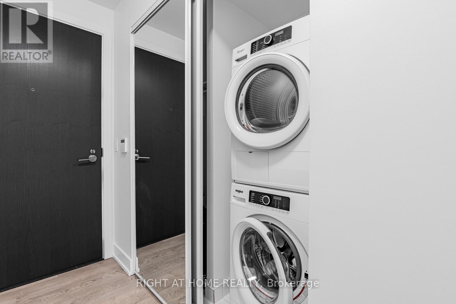 318 - 9 Mabelle Avenue, Toronto, Ontario  M9A 0E1 - Photo 3 - W12387392