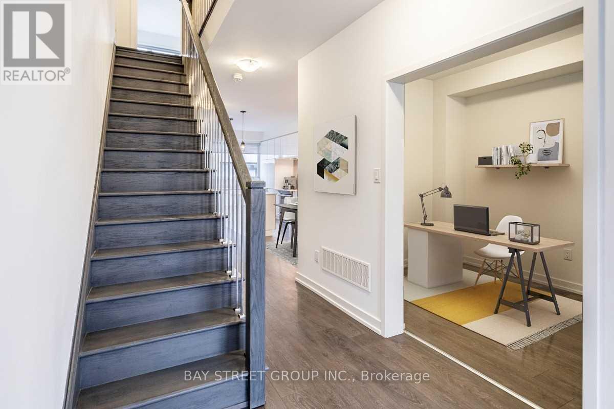 219 Huguenot Road, Oakville, Ontario  L6H 7C3 - Photo 10 - W12387396