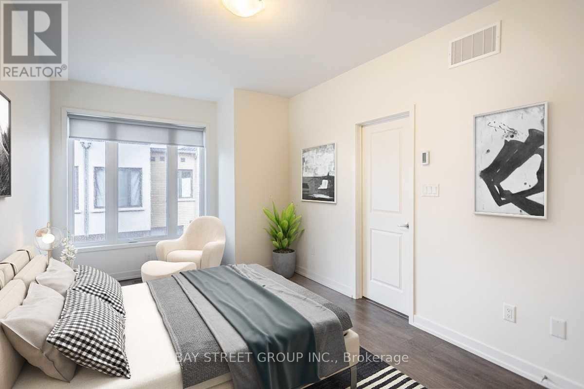 219 Huguenot Road, Oakville, Ontario  L6H 7C3 - Photo 14 - W12387396