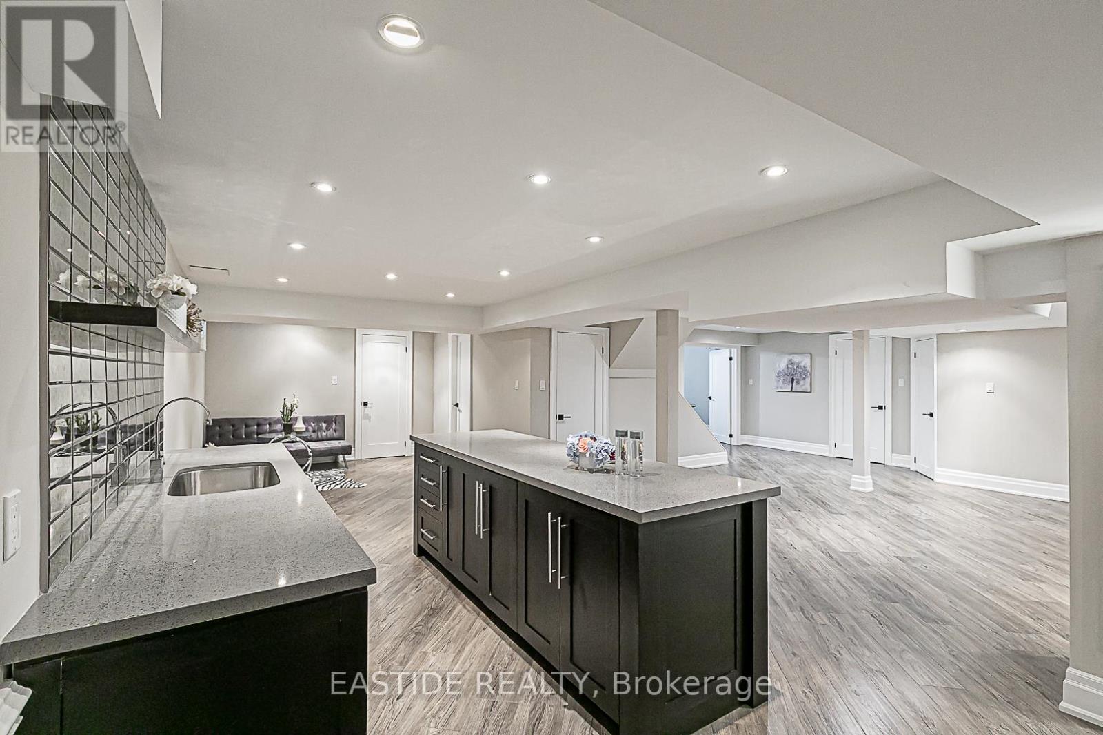 11 Gatcombe Circle, Richmond Hill (Mill Pond), Ontario  L4C 9P4 - Photo 43 - N12387429