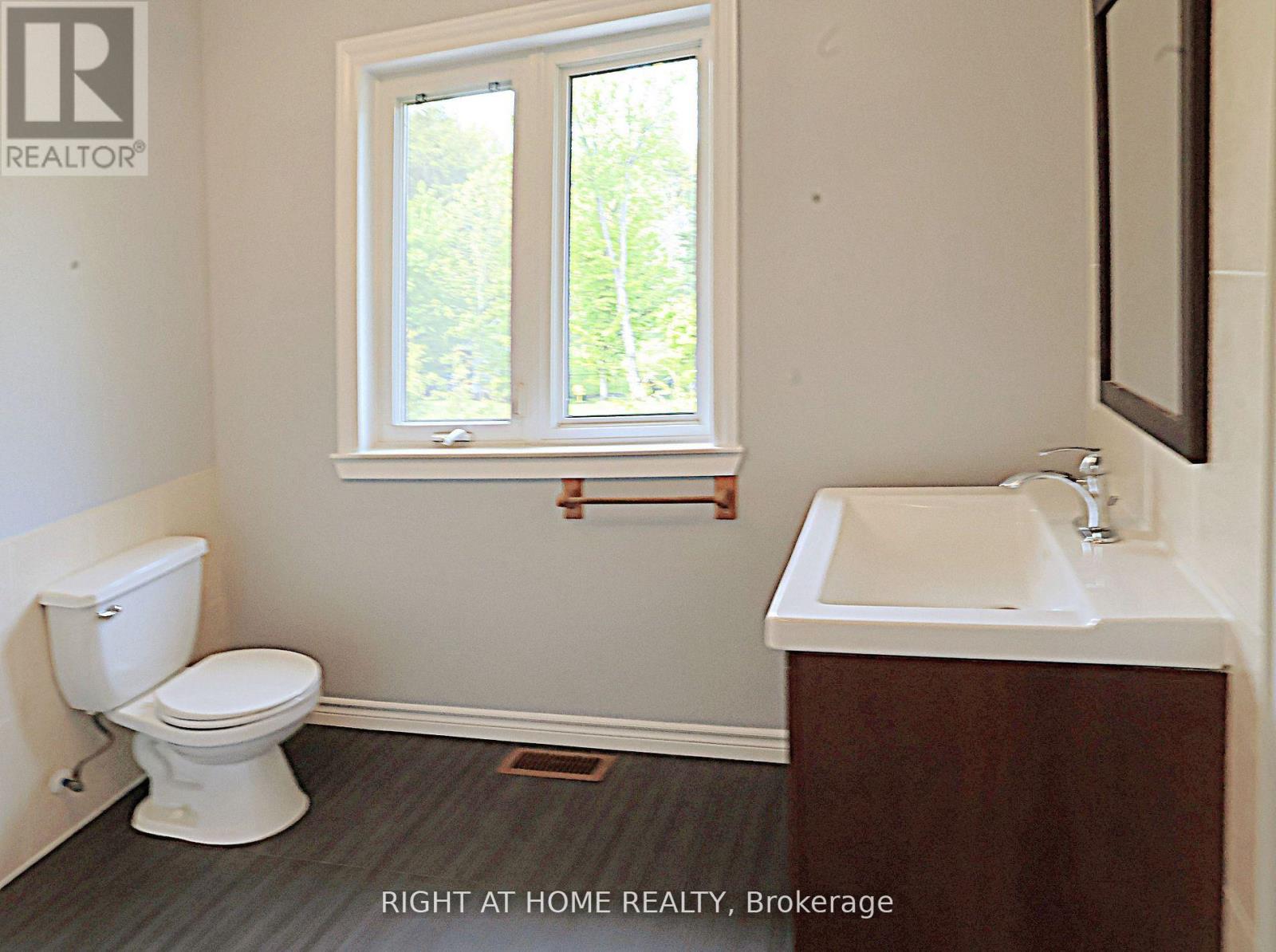 2384 Champlain Road, Tiny, Ontario  L9M 0C9 - Photo 11 - S12387419