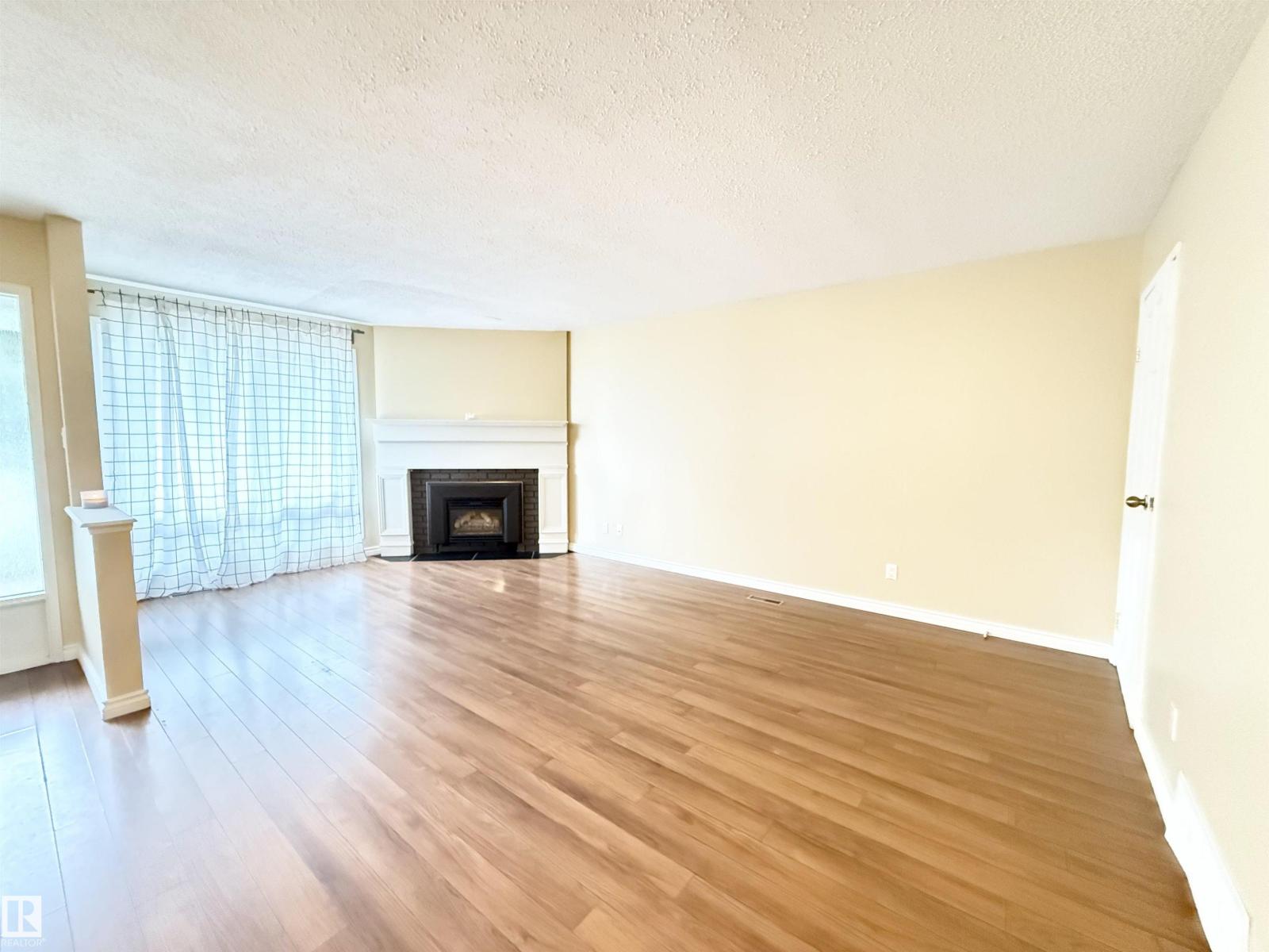 11805 32a Av Nw, Edmonton, Alberta  T6J 5K8 - Photo 2 - E4456669