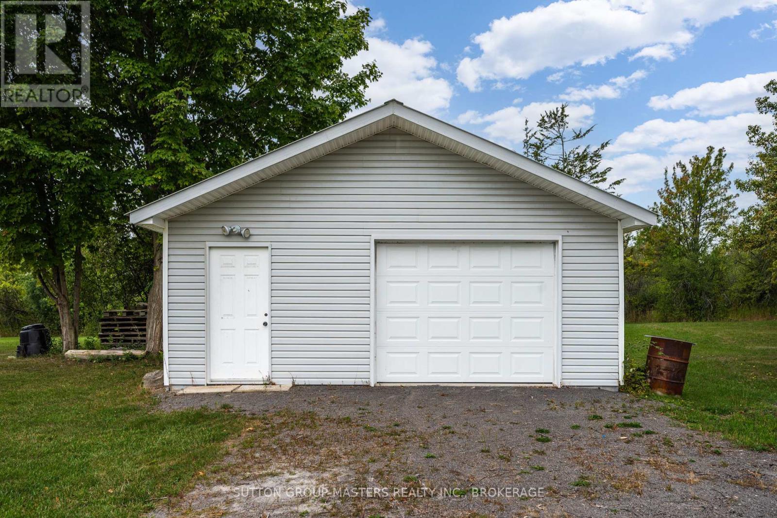 931 Powerline Road, Quinte West (Murray Ward), Ontario  K8V 5P7 - Photo 5 - X12387489