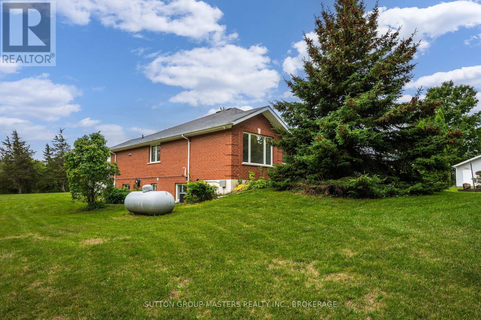931 Powerline Road, Quinte West (Murray Ward), Ontario  K8V 5P7 - Photo 7 - X12387489