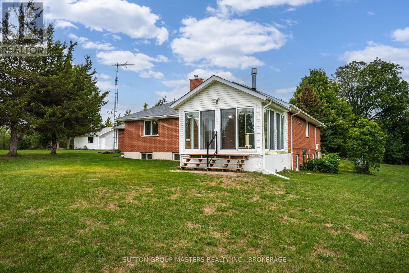 931 Powerline Road, Quinte West (Murray Ward), Ontario  K8V 5P7 - Photo 8 - X12387489