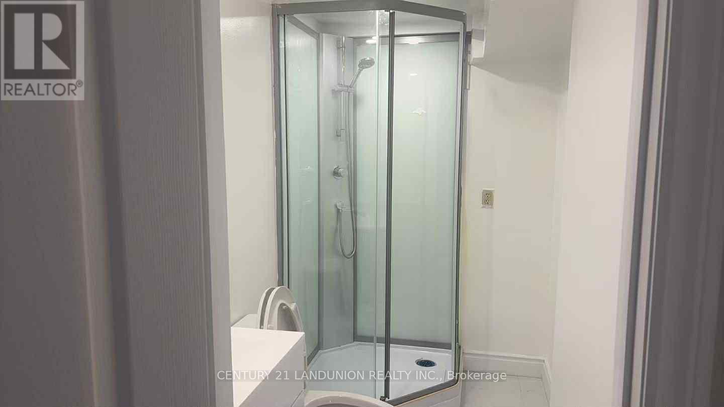 86 Bushmills Square, Toronto, Ontario  M1V 1J4 - Photo 6 - E12387364
