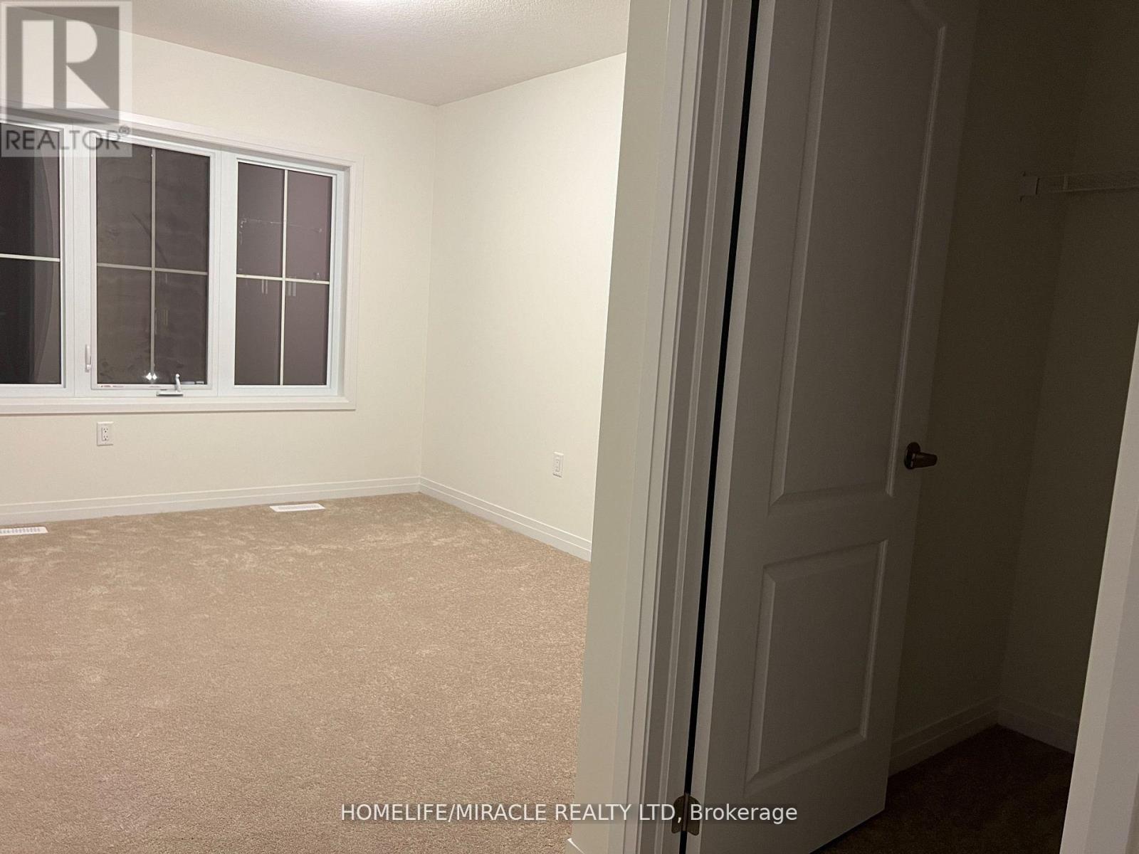 122 Varsity Drive, Welland, Ontario  L3B 0N3 - Photo 17 - X12387349