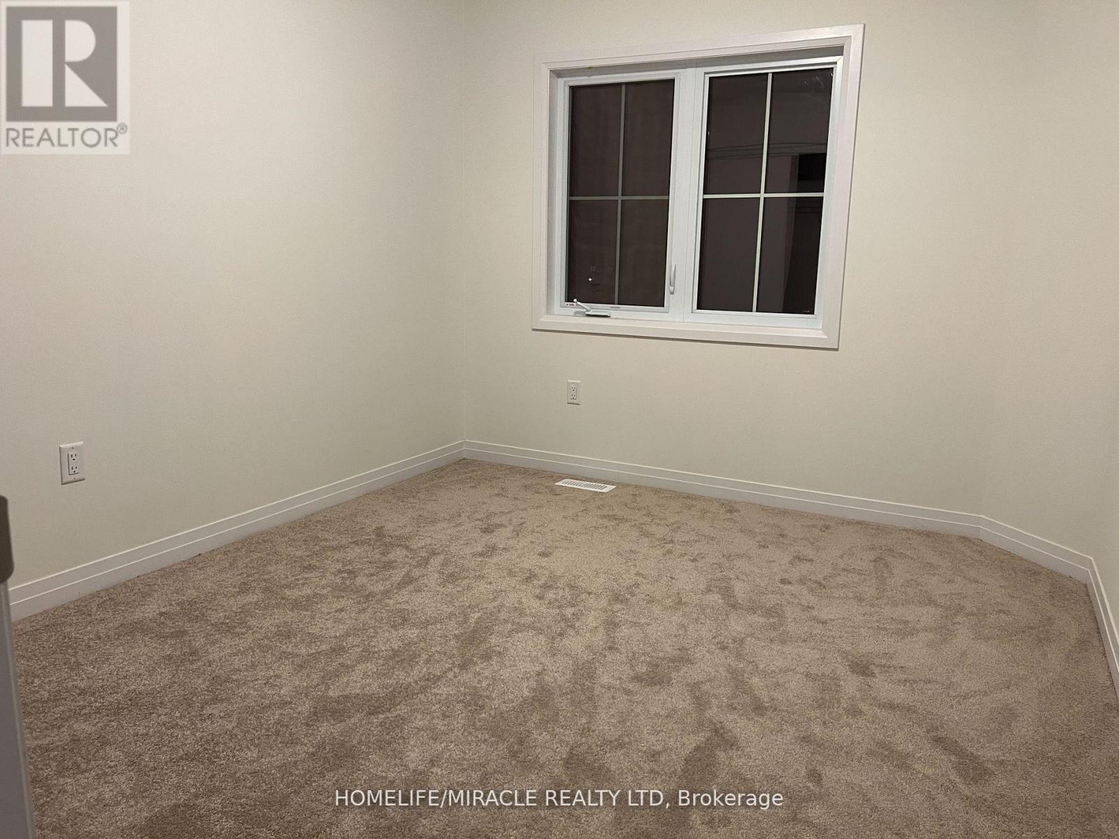 122 Varsity Drive, Welland, Ontario  L3B 0N3 - Photo 15 - X12387349
