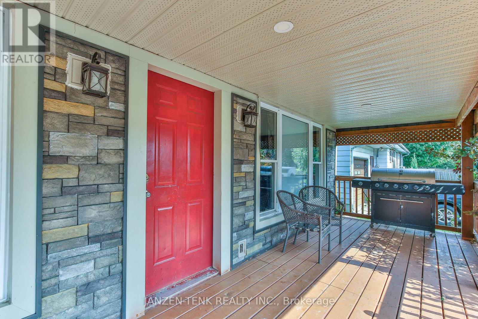 13 Norfolk County Road 21 Street, Norfolk, Ontario  N0E 1G0 - Photo 2 - X12387477