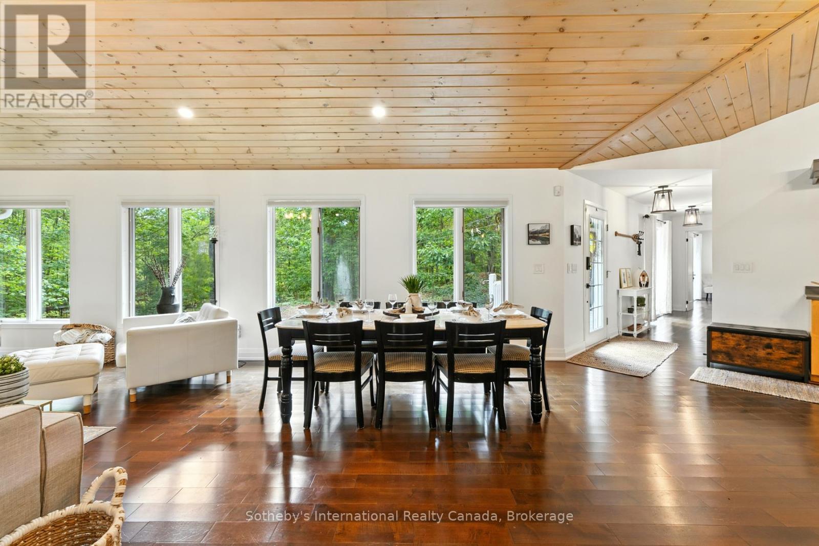 1060 North Kahshe Lake Road, Gravenhurst, Ontario  P0E 1G0 - Photo 14 - X12387505
