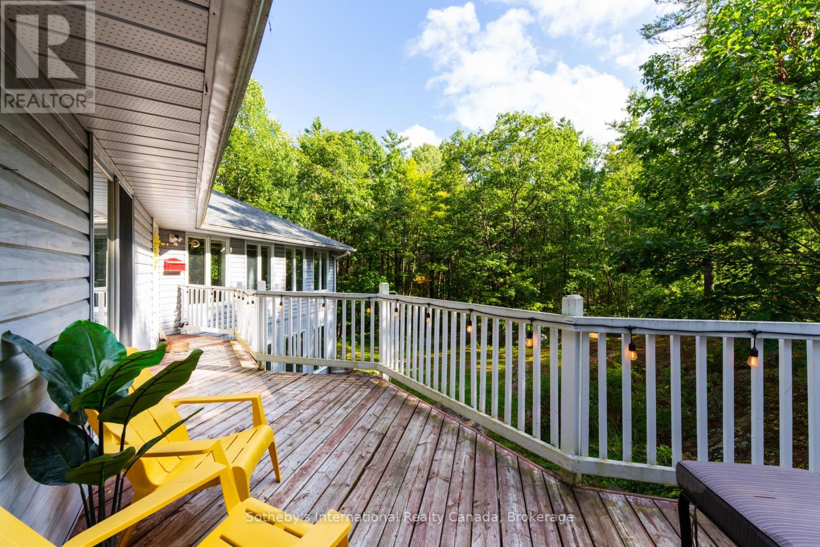 1060 North Kahshe Lake Road, Gravenhurst, Ontario  P0E 1G0 - Photo 7 - X12387505