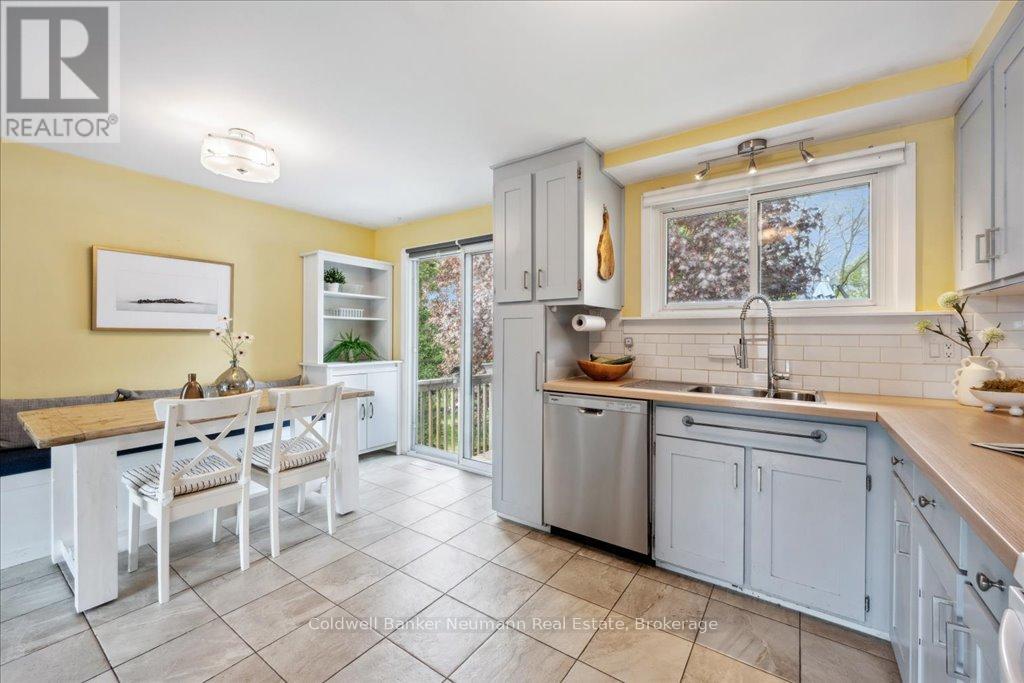 31 Carey Crescent, Guelph, Ontario  N1H 7J9 - Photo 10 - X12387509