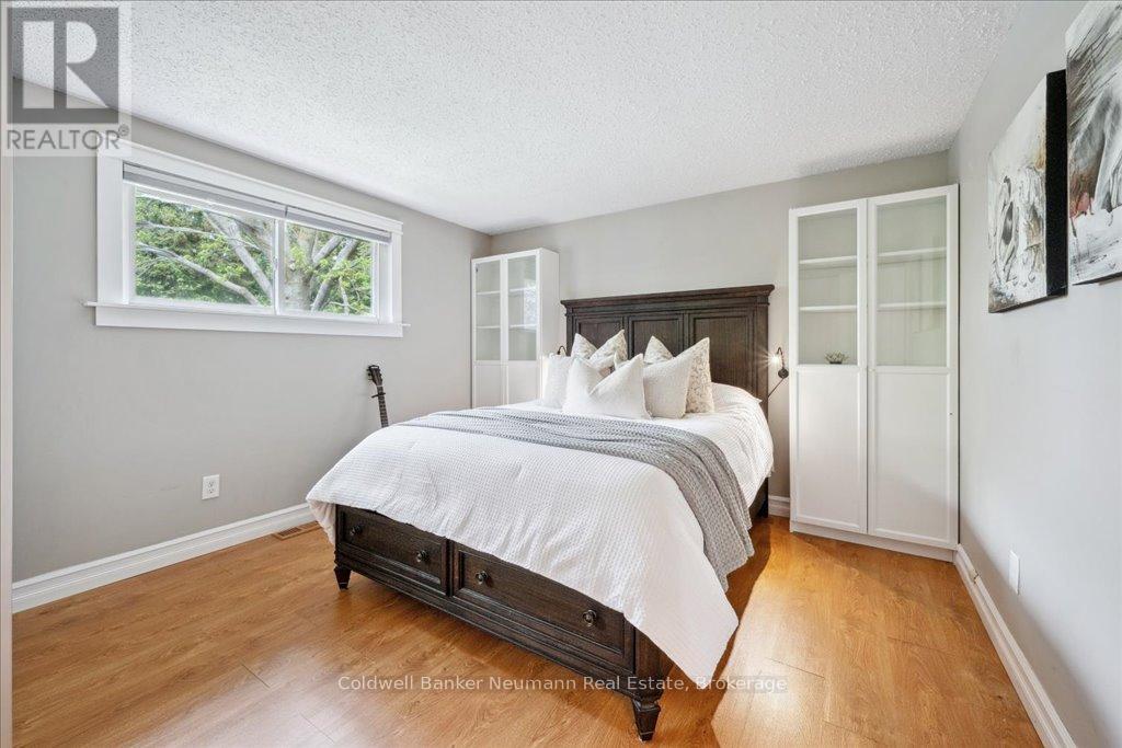 31 Carey Crescent, Guelph, Ontario  N1H 7J9 - Photo 12 - X12387509