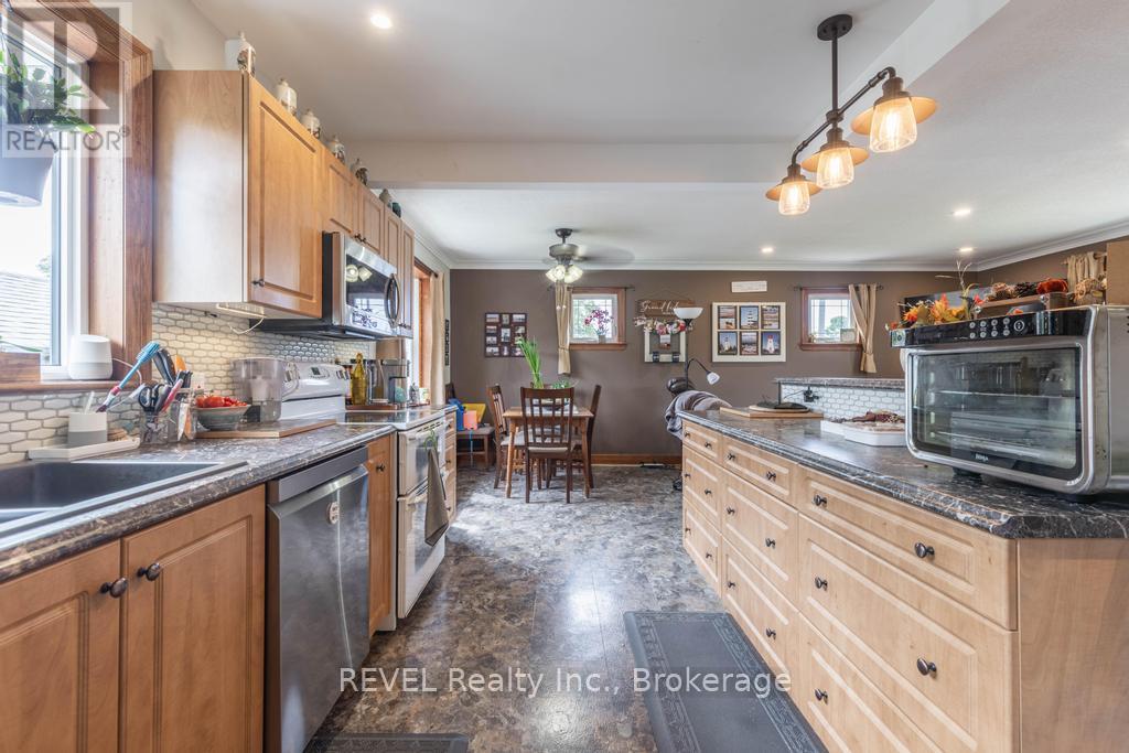 266 Linwell Road, St. Catharines, Ontario  L2N 1S5 - Photo 10 - X12387493