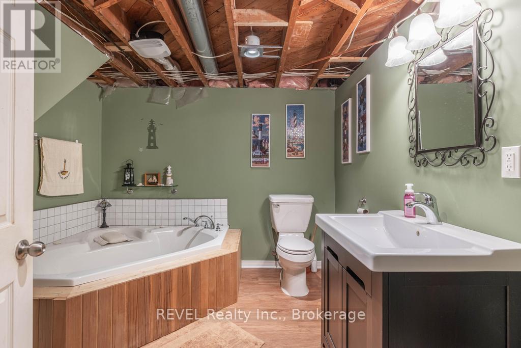 266 Linwell Road, St. Catharines, Ontario  L2N 1S5 - Photo 21 - X12387493