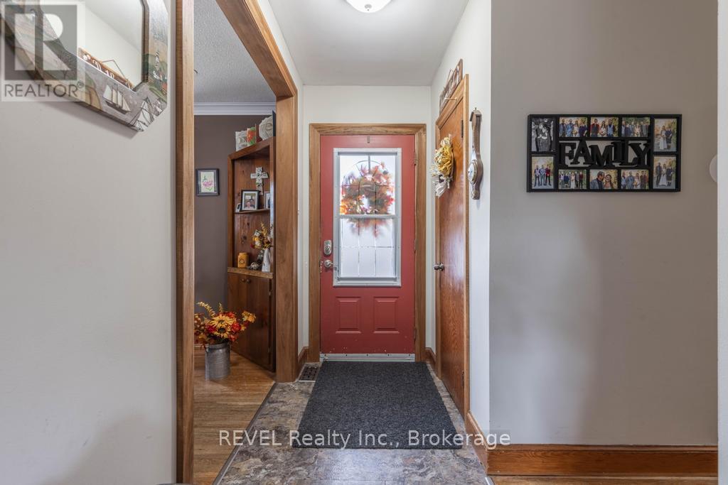 266 Linwell Road, St. Catharines, Ontario  L2N 1S5 - Photo 4 - X12387493