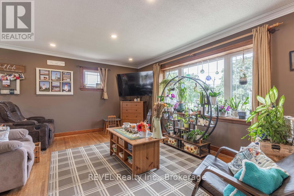 266 Linwell Road, St. Catharines, Ontario  L2N 1S5 - Photo 6 - X12387493