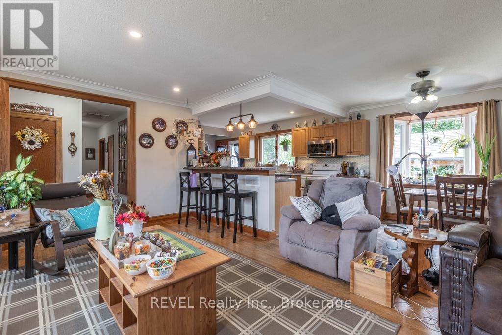 266 Linwell Road, St. Catharines, Ontario  L2N 1S5 - Photo 7 - X12387493