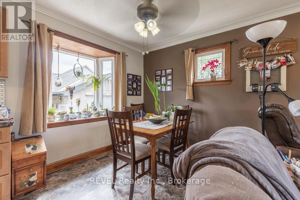 266 Linwell Road, St. Catharines, Ontario  L2N 1S5 - Photo 8 - X12387493