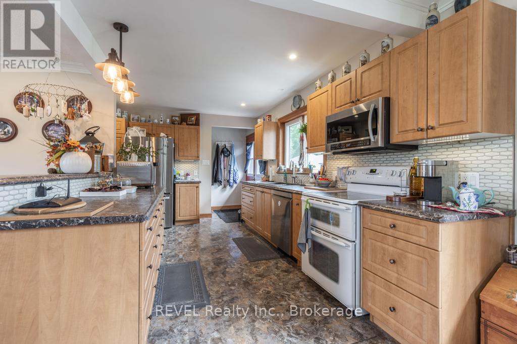 266 Linwell Road, St. Catharines, Ontario  L2N 1S5 - Photo 9 - X12387493