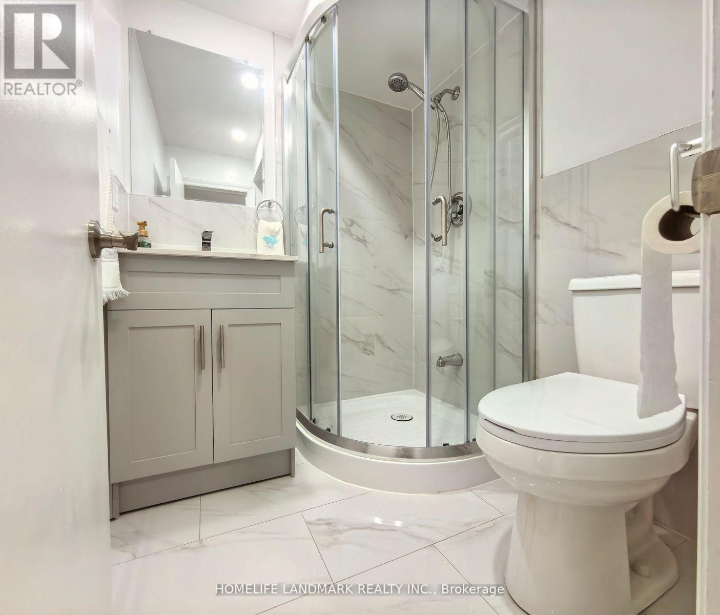 Main & Bsmt - 74 Baroness Crescent, Toronto, Ontario  M2J 3K6 - Photo 10 - C12387443
