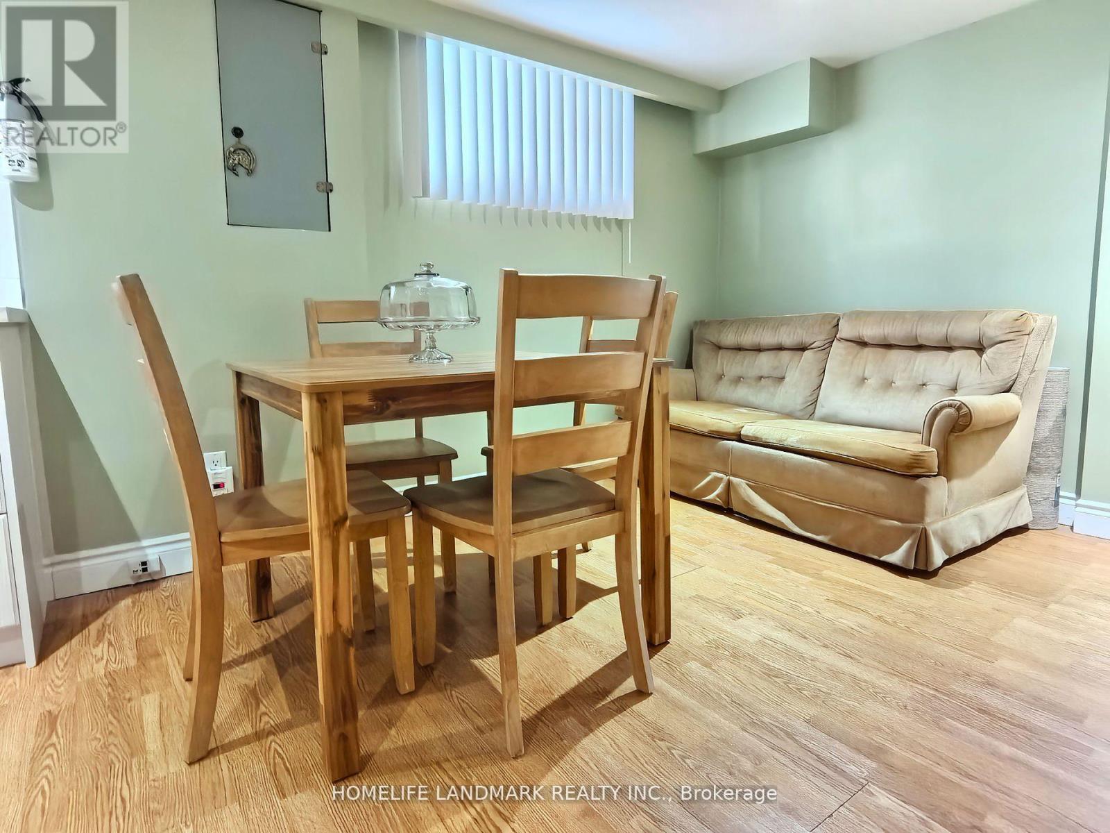 Main & Bsmt - 74 Baroness Crescent, Toronto, Ontario  M2J 3K6 - Photo 5 - C12387443