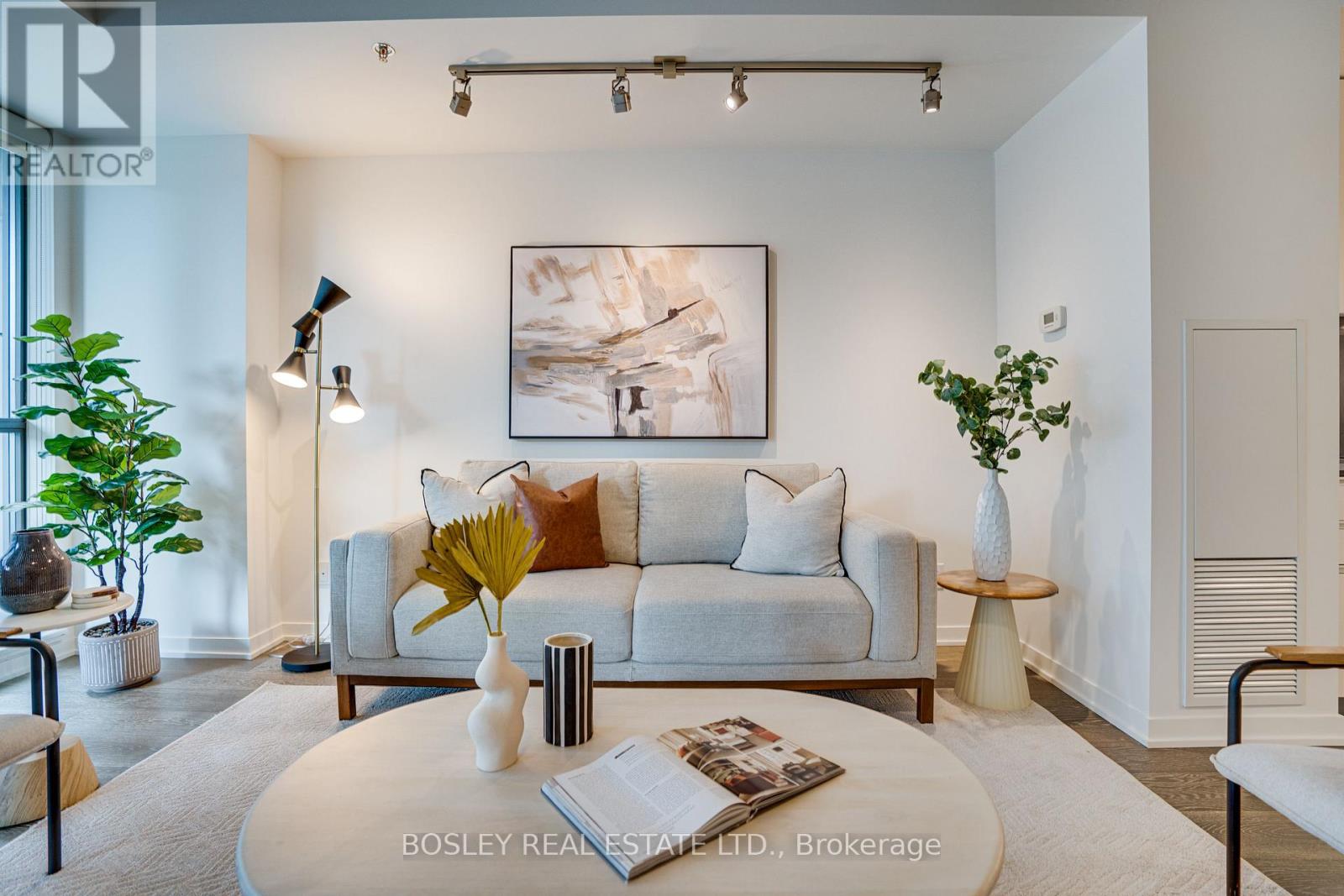 403 - 8 GLADSTONE AVENUE, Toronto, Ontario