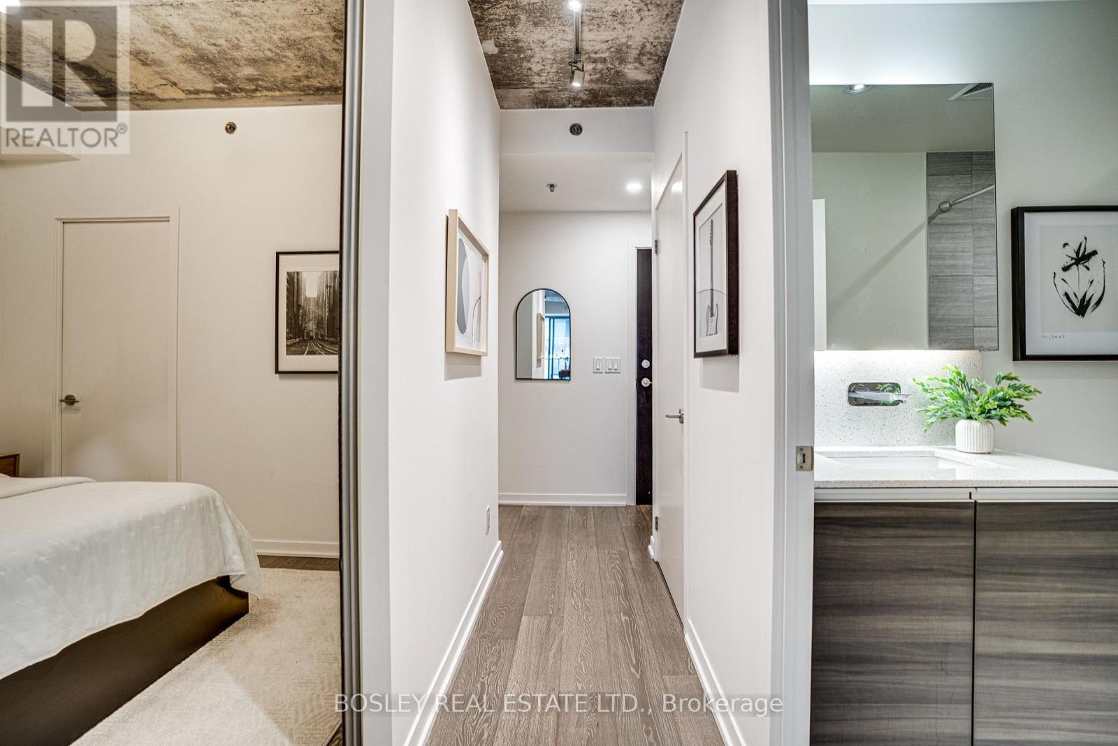 403 - 8 Gladstone Avenue, Toronto, Ontario  M6J 0B3 - Photo 4 - C12387479