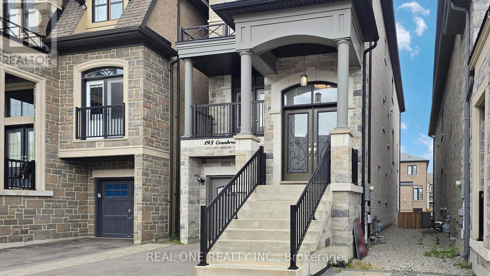 193 Cranbrook Crescent, Vaughan, Ontario  L4H 4L1 - Photo 2 - N12387444