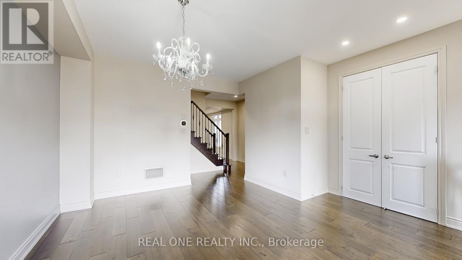 193 Cranbrook Crescent, Vaughan, Ontario  L4H 4L1 - Photo 8 - N12387444