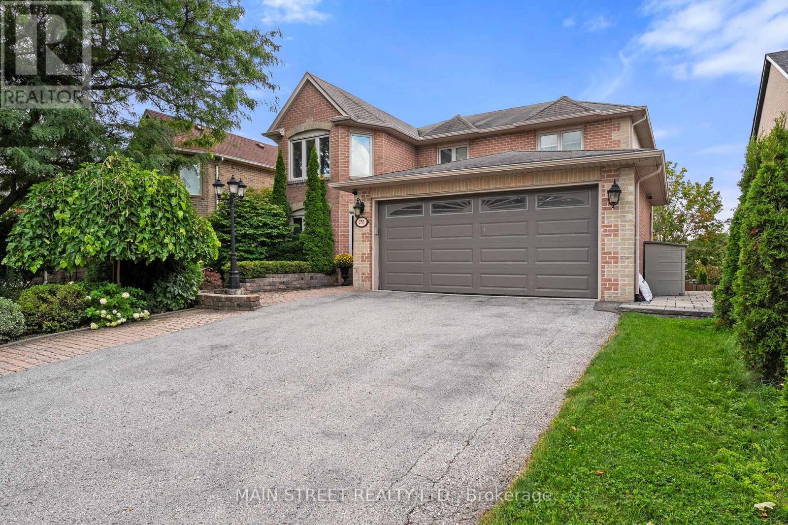 255 GLENWAY CIRCLE, Newmarket, Ontario