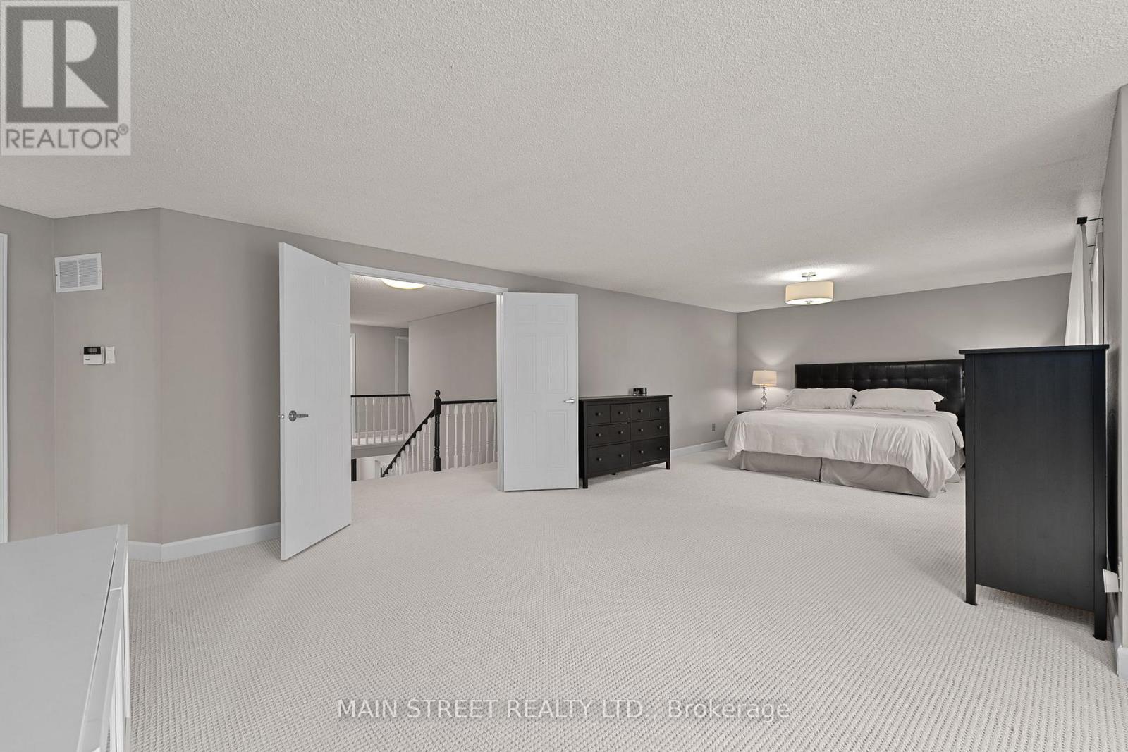 255 Glenway Circle, Newmarket, Ontario  L3Y 7S6 - Photo 21 - N12387468