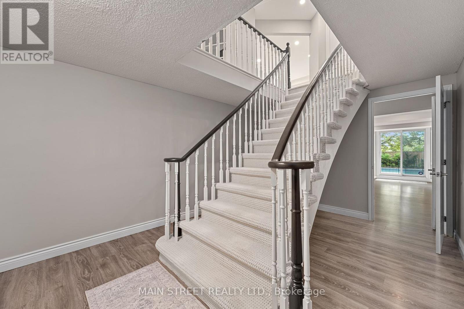 255 Glenway Circle, Newmarket, Ontario  L3Y 7S6 - Photo 24 - N12387468