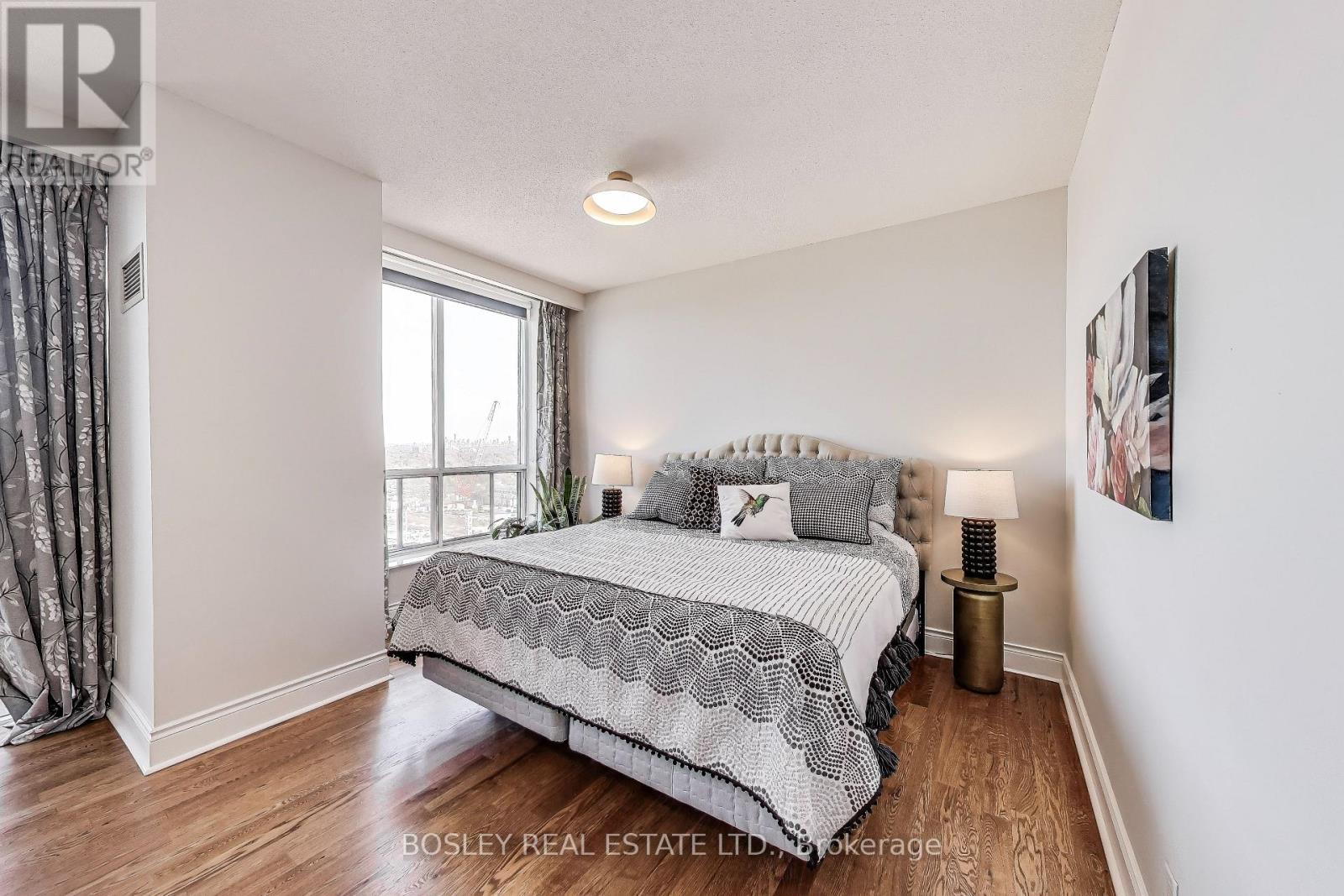 Ph08 - 5229 Dundas Street W, Toronto, Ontario  M6B 6L9 - Photo 12 - W12387473