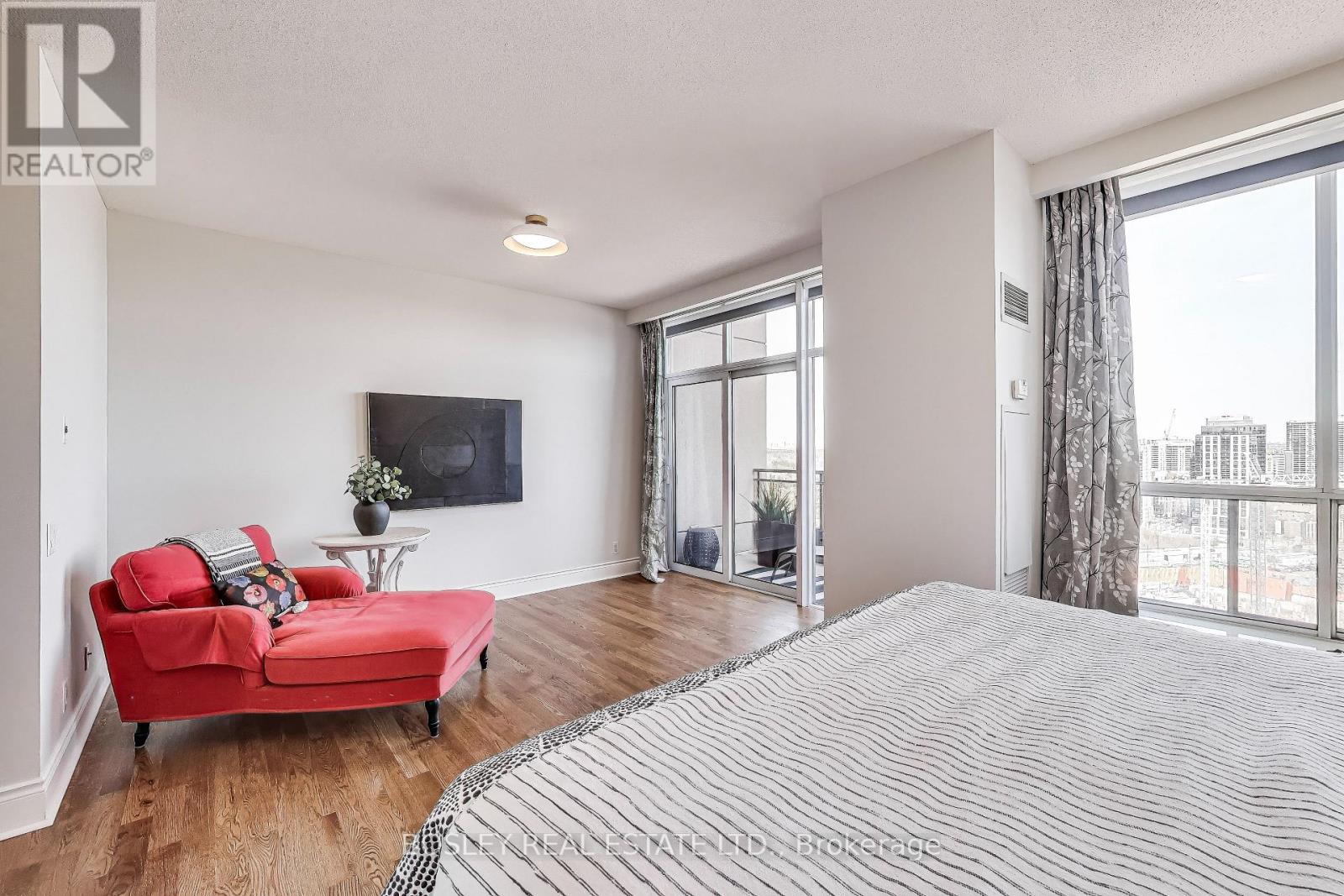 Ph08 - 5229 Dundas Street W, Toronto, Ontario  M6B 6L9 - Photo 13 - W12387473