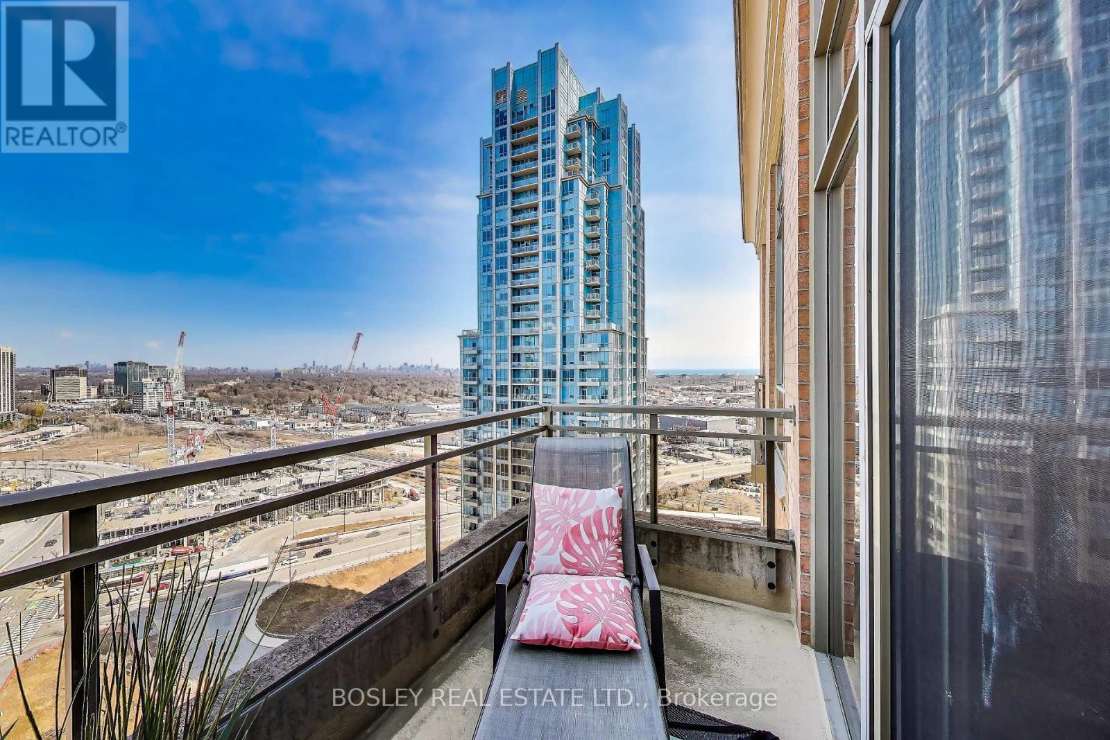 Ph08 - 5229 Dundas Street W, Toronto, Ontario  M6B 6L9 - Photo 15 - W12387473