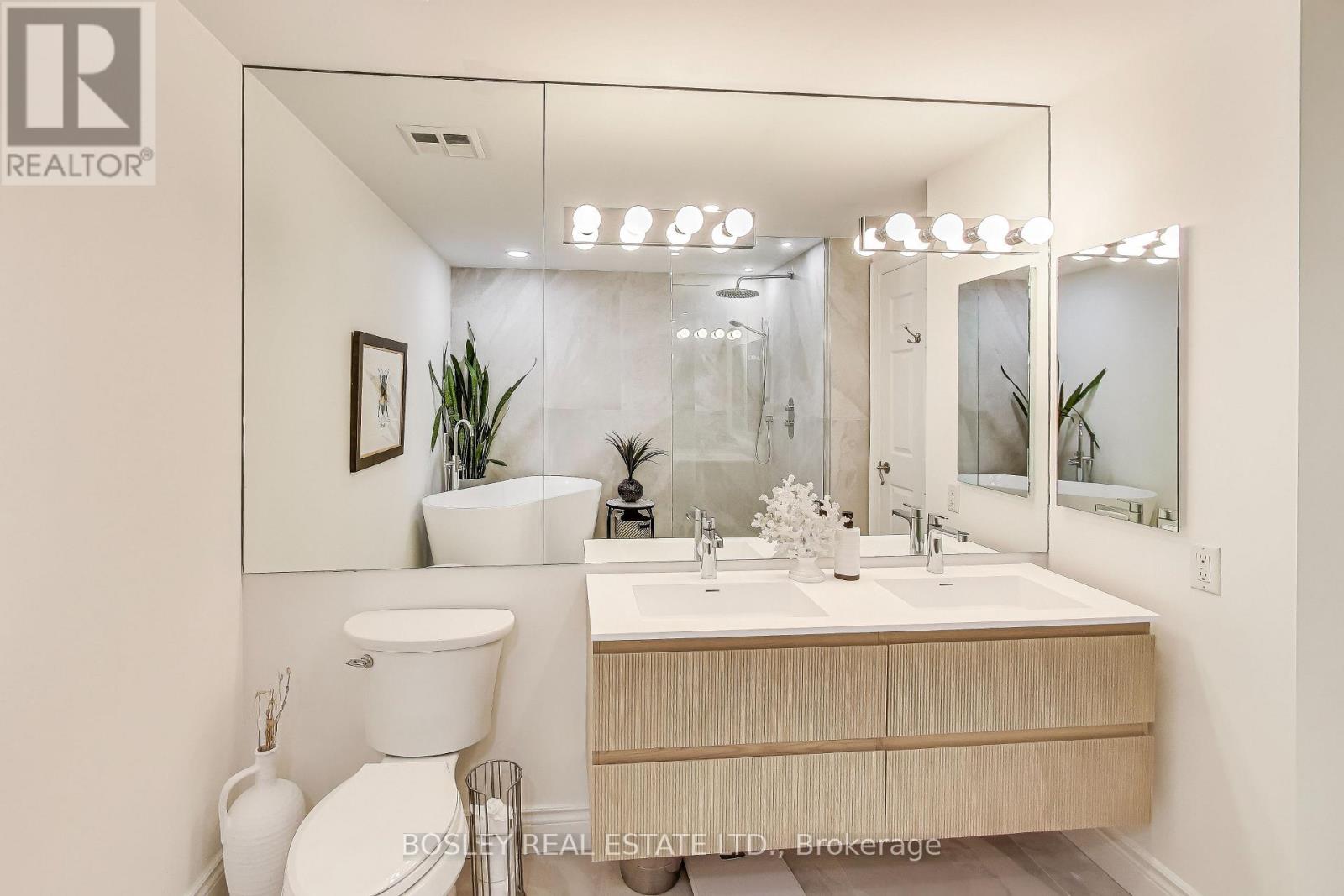 Ph08 - 5229 Dundas Street W, Toronto, Ontario  M6B 6L9 - Photo 16 - W12387473