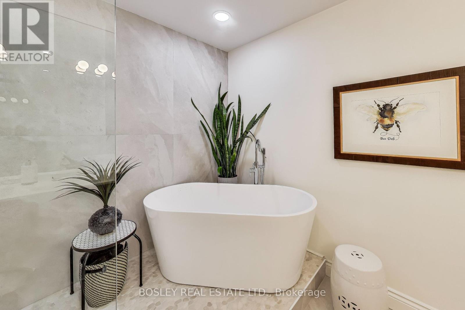 Ph08 - 5229 Dundas Street W, Toronto, Ontario  M6B 6L9 - Photo 18 - W12387473